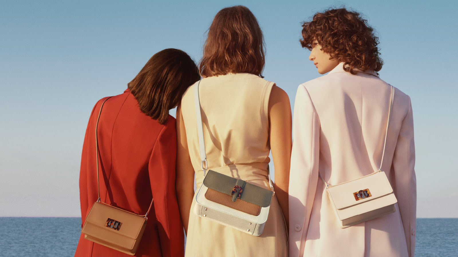 FURLA フルラ べっ甲 ベルトデザイン 折り財布 極美品 財布 FURLA（フルラ）】べっ甲モチーフがアクセントになった新作